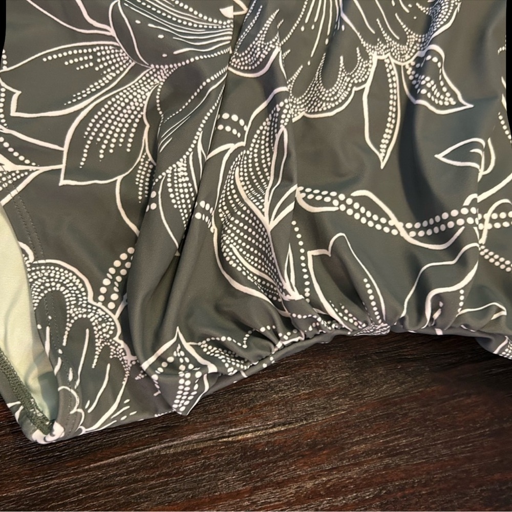 Floral Print Shirred Cutout One Piece Swimsuit - Picture 10 of 13